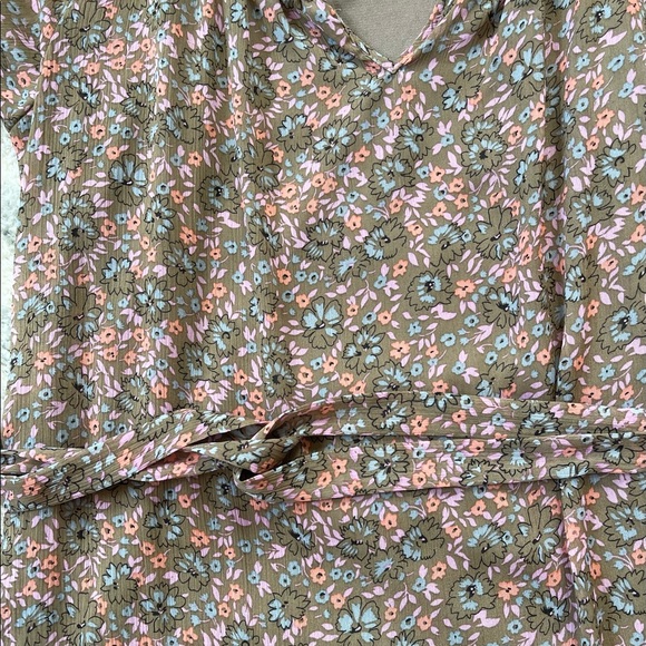 Light spring short dress! - Picture 6 of 6